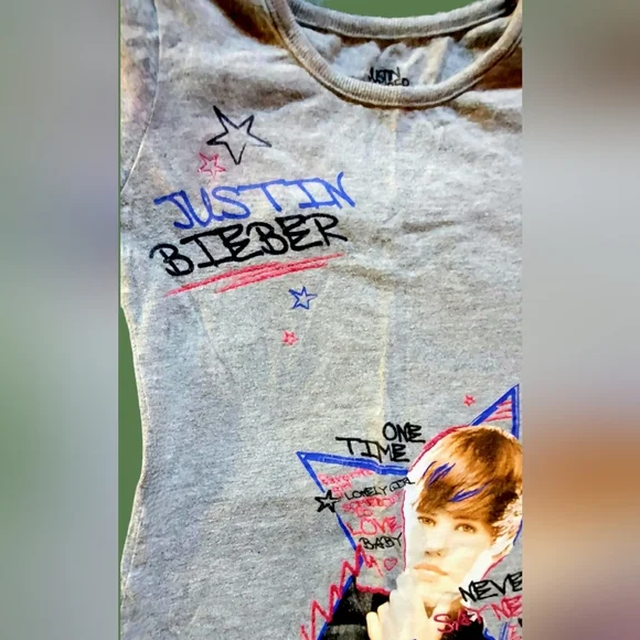 Y2K JUSTIN BIEBER GIRLS GRAY T-SHIRT NEVER LET YOU GO FAVORITE GIRL SZ. SP/SM - Picture 3 of 3